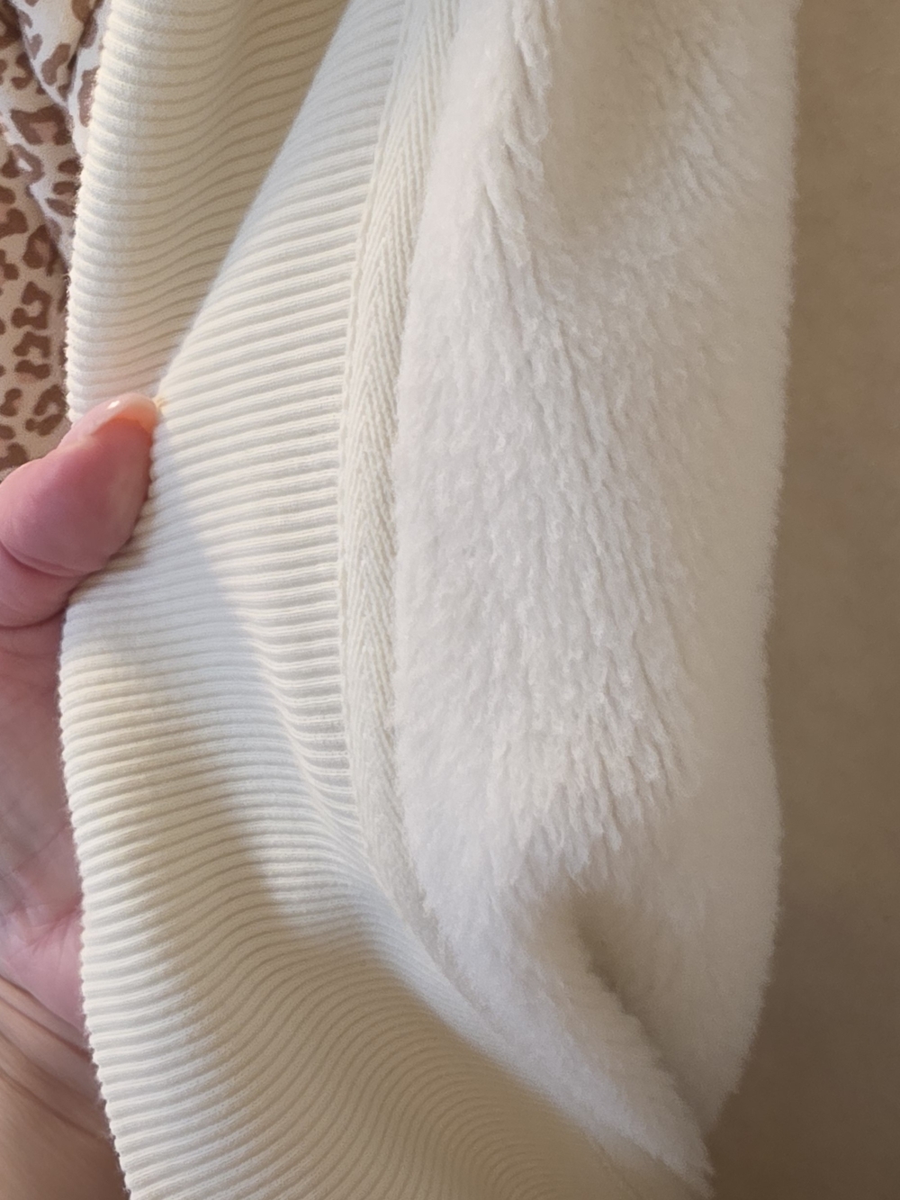 UGG Leopard Print Robe - Picture 4 of 5